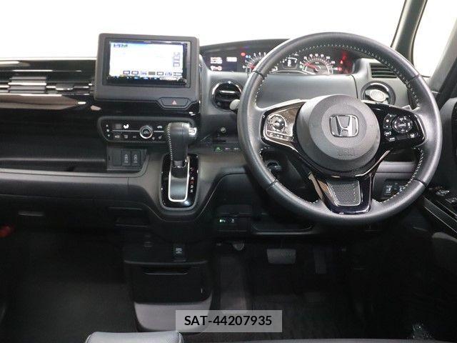 Toyota C-HR 2018-04 3766361-2