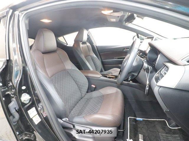 Toyota C-HR 2018-04 3766361-3