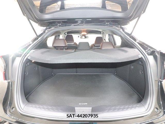 Toyota C-HR 2018-04 3766361-8