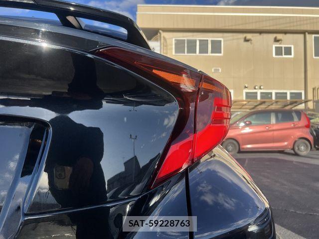 Toyota C-HR 2021-01 4391817-25