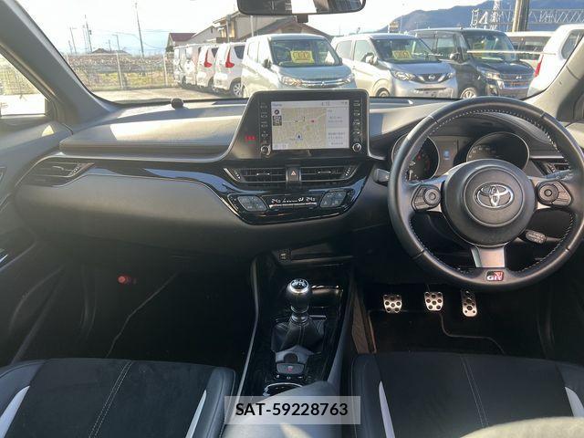 Toyota C-HR 2021-01 4391817-3