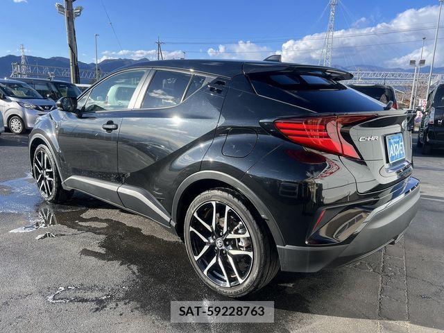 Toyota C-HR 2021-01 4391817-4