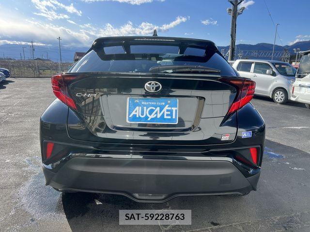 Toyota C-HR 2021-01 4391817-6