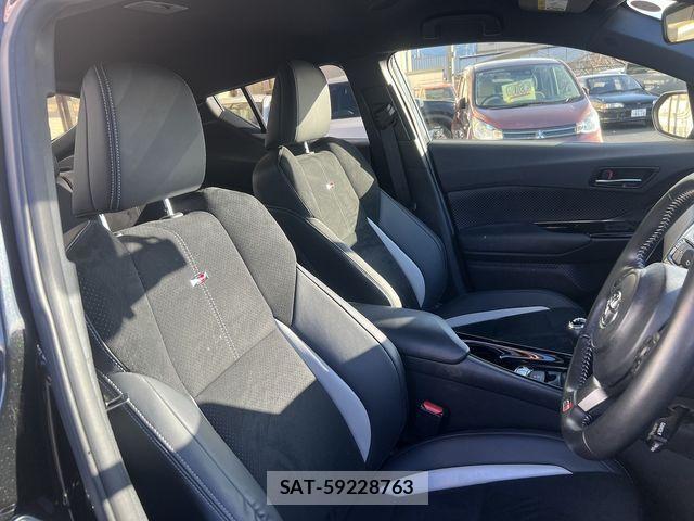 Toyota C-HR 2021-01 4391817-7