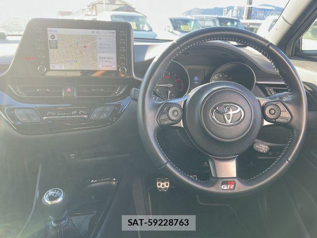 Toyota C-HR 2021-01 4391817-8