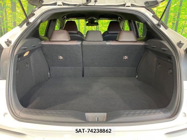Toyota C-HR 2018-02 4588829-9