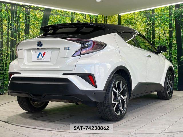 Toyota C-HR 2018-02 4588829-16