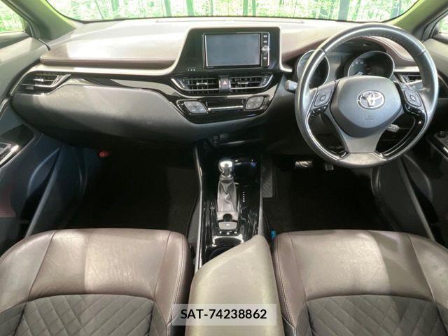 Toyota C-HR 2018-02 4588829-1