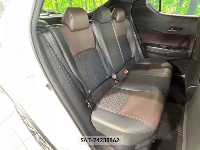 Toyota C-HR 2018-02 4588829-8