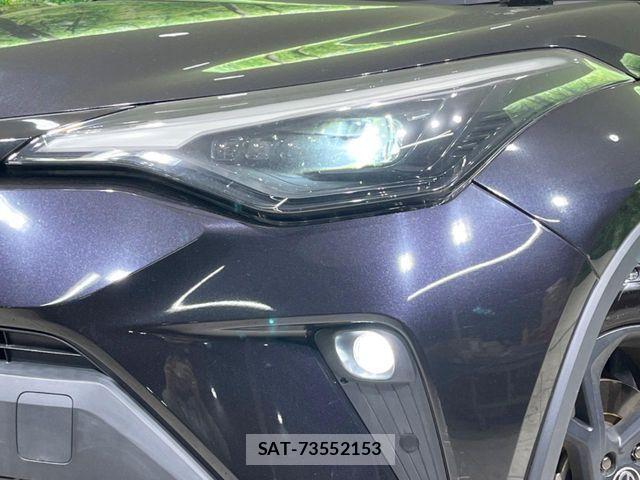 Toyota C-HR 2021-10 4588794-11