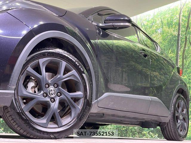 Toyota C-HR 2021-10 4588794-12