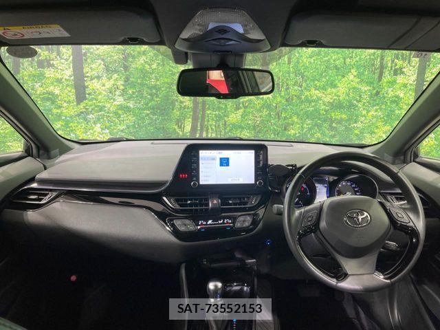 Toyota C-HR 2021-10 4588794-1