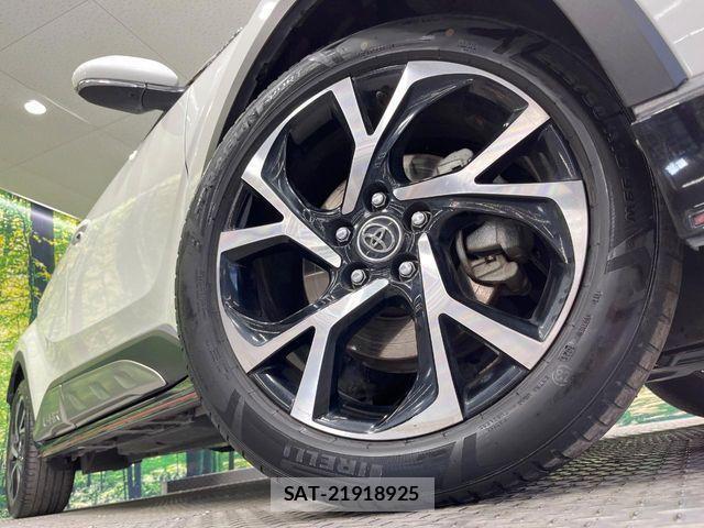 Toyota C-HR 2017-08 4638347-12