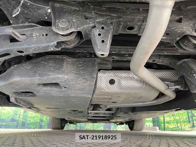 Toyota C-HR 2017-08 4638347-18