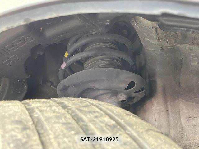 Toyota C-HR 2017-08 4638347-19