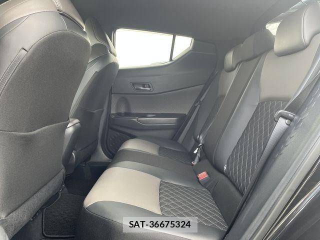 Toyota C-HR 2022-03 4751899-12
