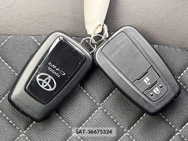 Toyota C-HR 2022-03 4751899-23