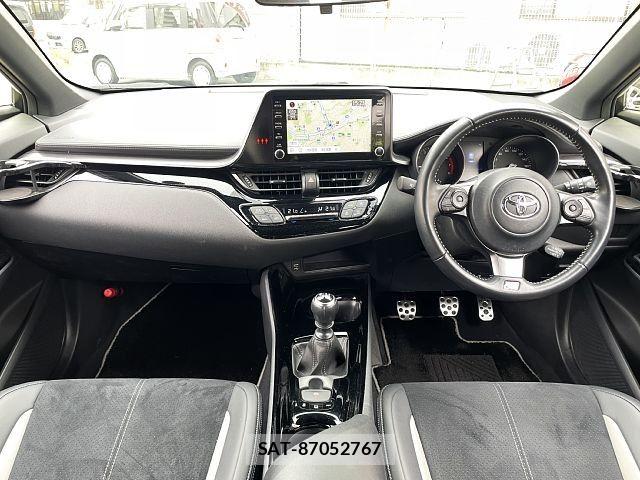 Toyota C-HR 2021-04 4933689-1