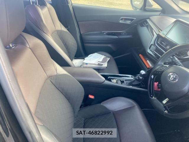 Toyota C-HR 2016-12 4934016-11