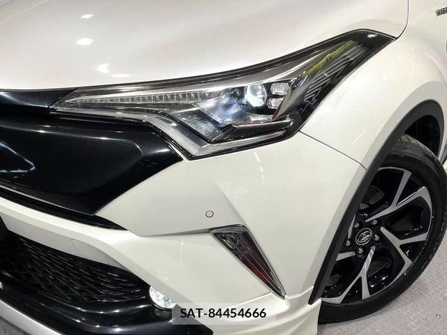 Toyota C-HR 2017-09 5861854-11