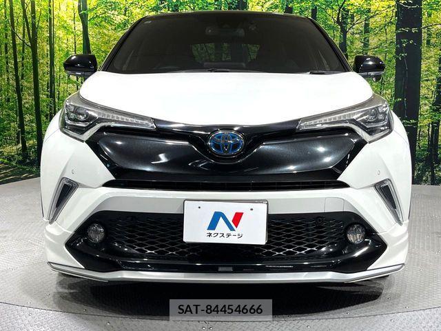 Toyota C-HR 2017-09 5861854-13