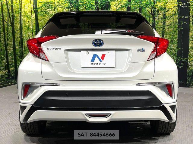 Toyota C-HR 2017-09 5861854-14
