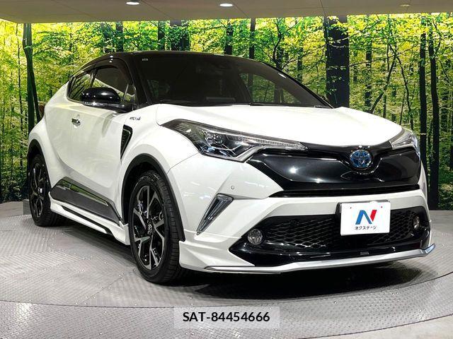 Toyota C-HR 2017-09 5861854-15