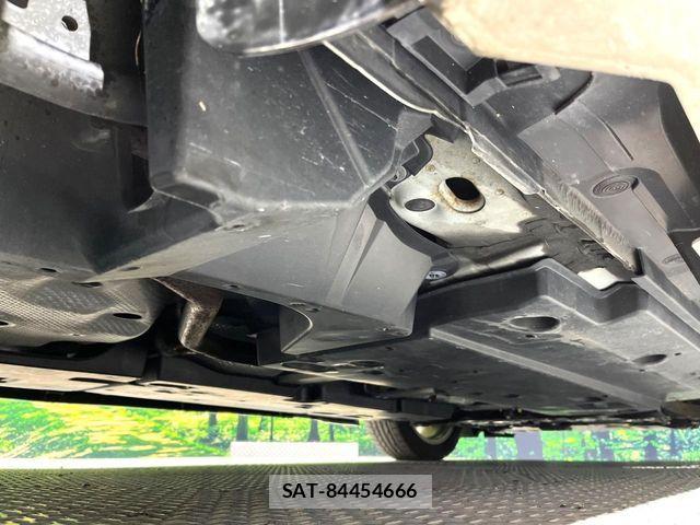 Toyota C-HR 2017-09 5861854-18