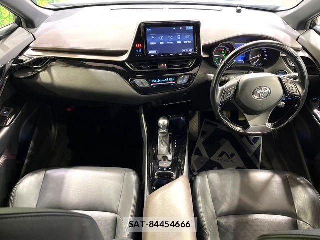Toyota C-HR 2017-09 5861854-1