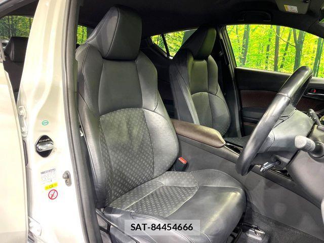 Toyota C-HR 2017-09 5861854-7