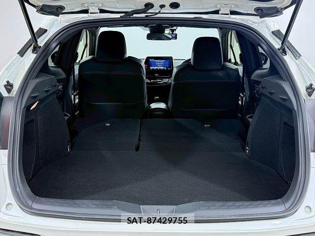 Toyota C-HR 2020-09 6009826-12