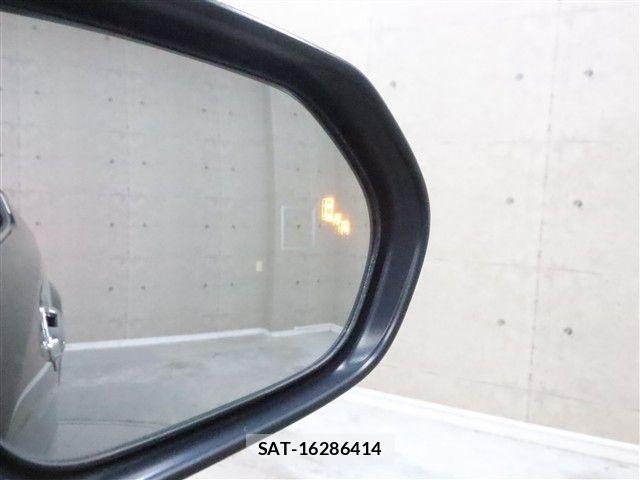 Toyota C-HR 2018-11 6212452-12
