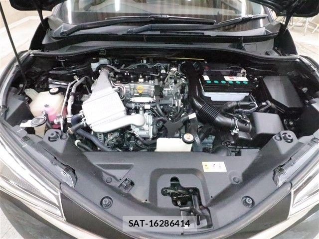Toyota C-HR 2018-11 6212452-13