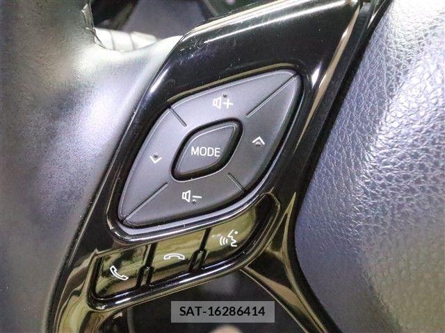Toyota C-HR 2018-11 6212452-21