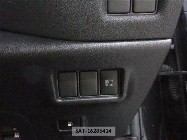 Toyota C-HR 2018-11 6212452-25
