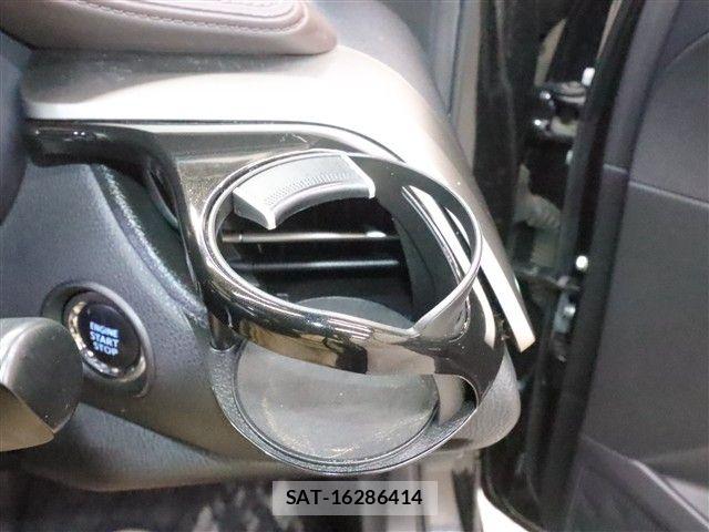 Toyota C-HR 2018-11 6212452-27