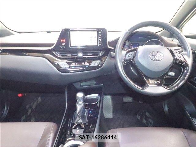 Toyota C-HR 2018-11 6212452-2
