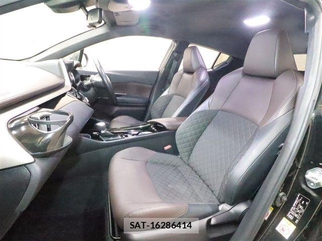Toyota C-HR 2018-11 6212452-5