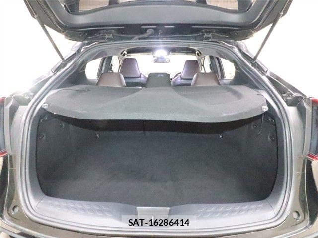 Toyota C-HR 2018-11 6212452-8