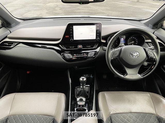 Toyota C-HR 2020-10 6212459-1