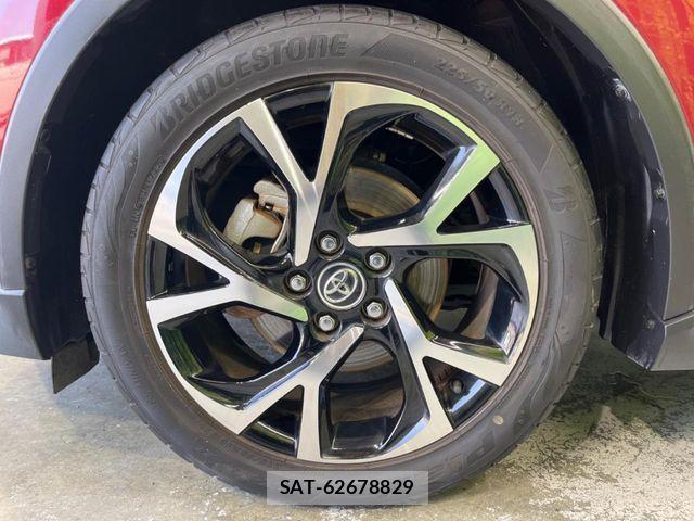 Toyota C-HR 2017-04 6212499-13