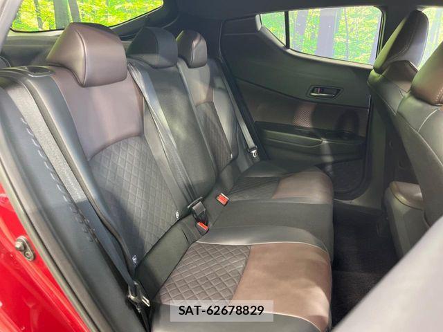 Toyota C-HR 2017-04 6212499-8