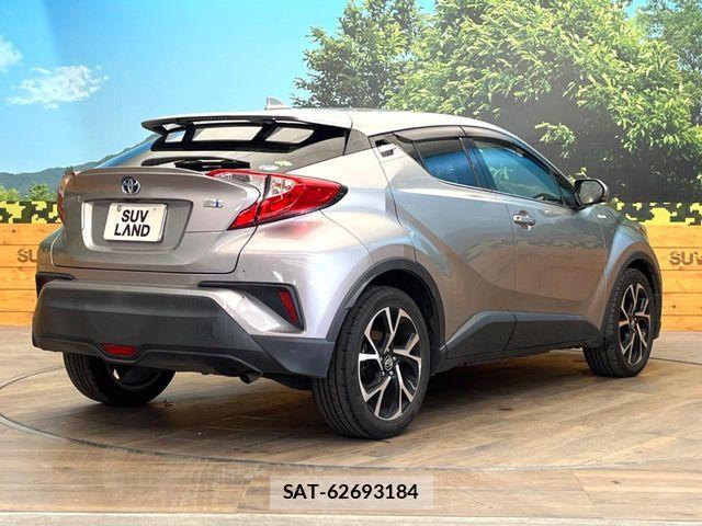Toyota C-HR 2017-05 6242771-16