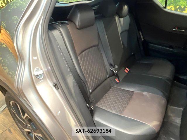 Toyota C-HR 2017-05 6242771-8