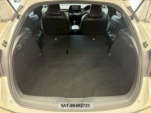 Toyota C-HR 2017-03 6275973-12