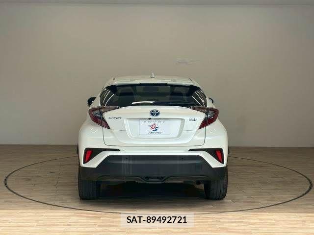 Toyota C-HR 2017-03 6275973-14