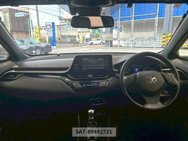 Toyota C-HR 2017-03 6275973-2