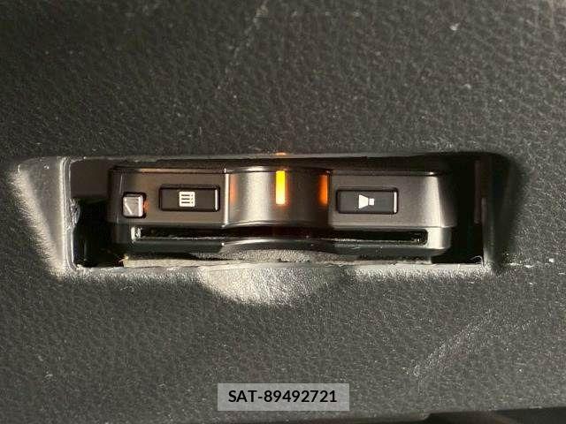 Toyota C-HR 2017-03 6275973-8