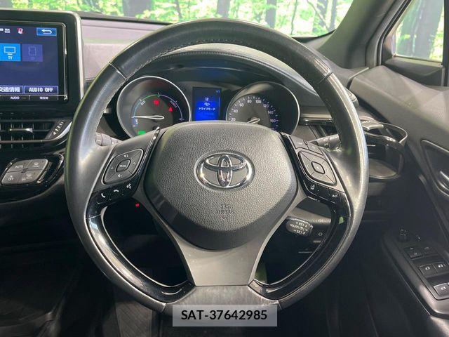 Toyota C-HR 2016-12 6544436-10