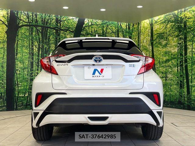 Toyota C-HR 2016-12 6544436-14